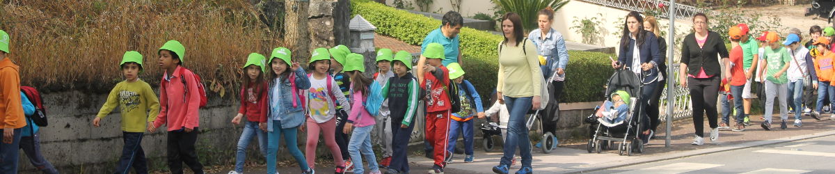 Alunos da EB do Burgo durante a caminhada