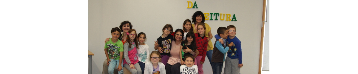 Tâmara Coelho, Adelaide Peres, Regina Almeida com os alunos