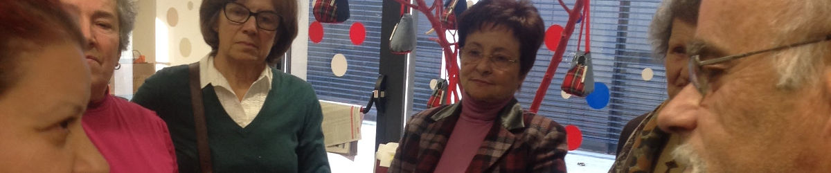 Alguns elementos da ASARC conversam com a prof. Rosa Sousa