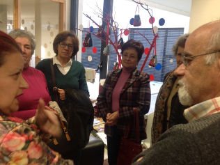 Alguns elementos da ASARC conversam com a prof. Rosa Sousa