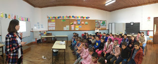 Sessão na escola de Moldes.