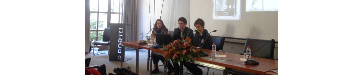 Os alunos Cláudia, João Gabriel e João Garcia durante a apresentação.