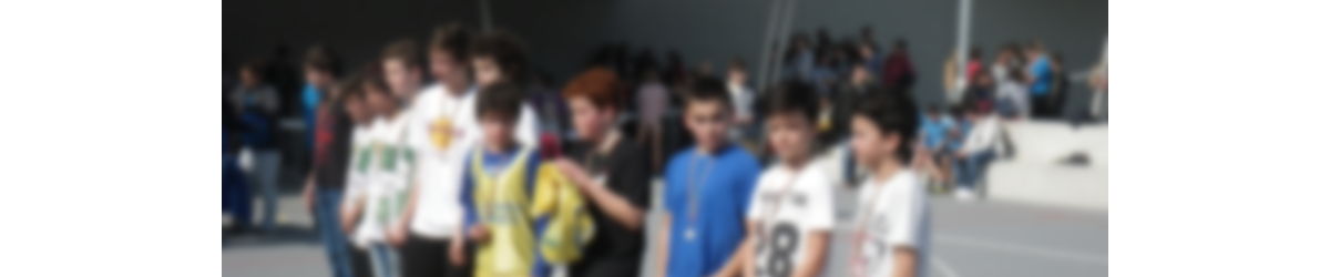 Alunos participantes com as medalhas